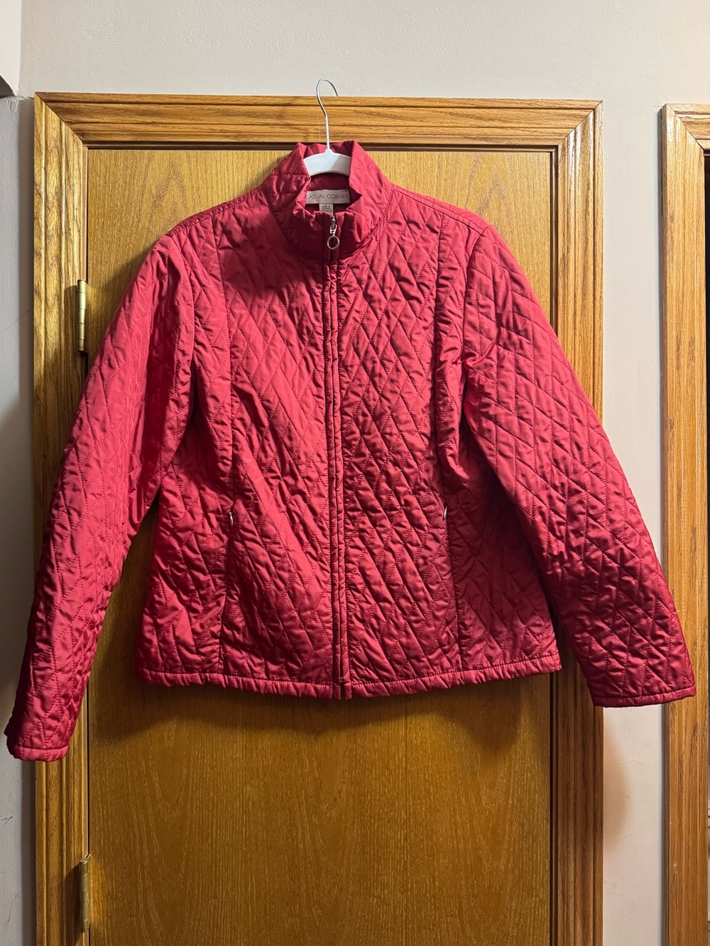 Vintage Women’s Casual Corner Red Diamond Quilted Lightweight Zip Up Jacket